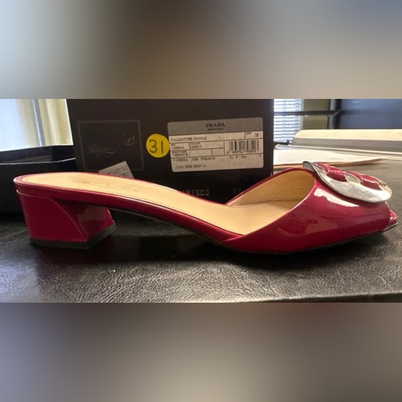 Prada slippers size 6. Color: Fuschia - Picture 4 of 5